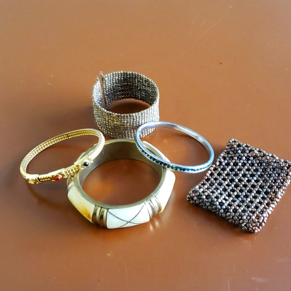 5 Lovely Women's Bracelets